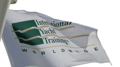 Azimuth Náutica - Bandeira da International Yacht Training